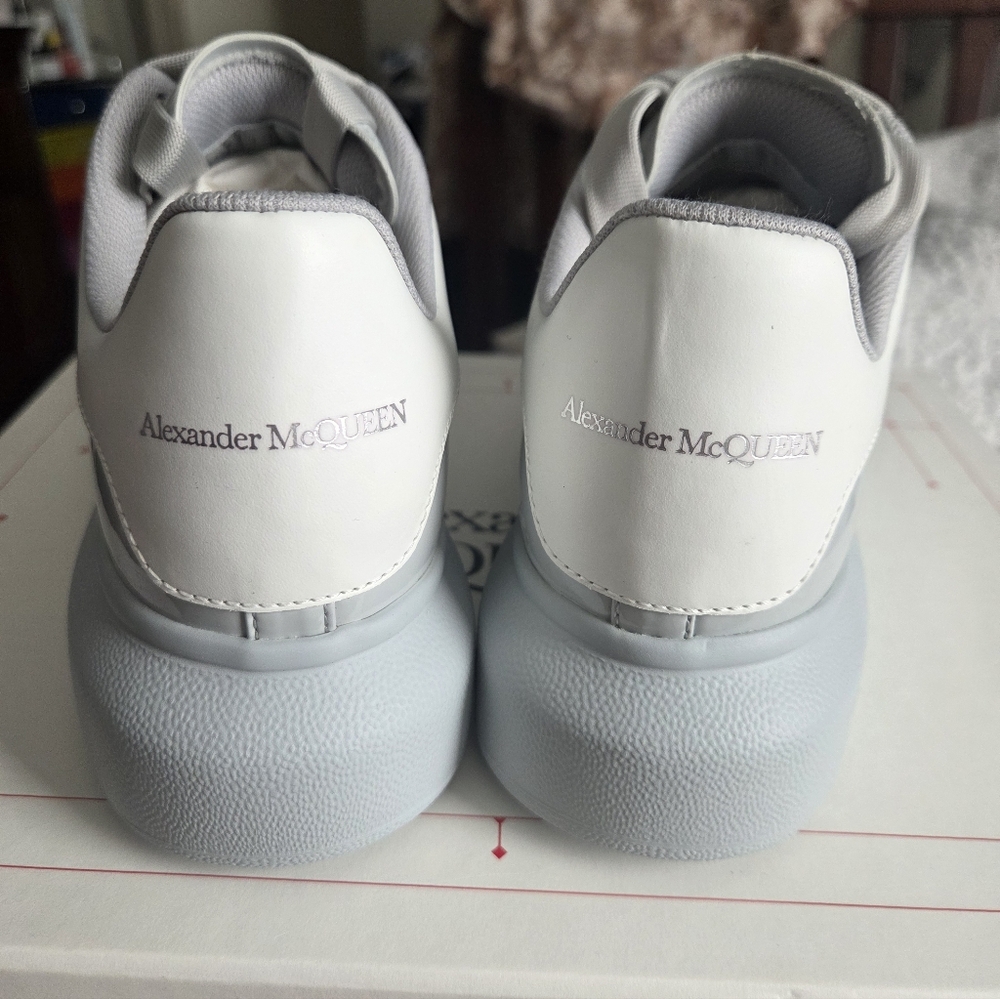 Alexander McQueen Tuscan Leather Sneaker Faggio Size 37 Never Worn - Picture 5 of 8